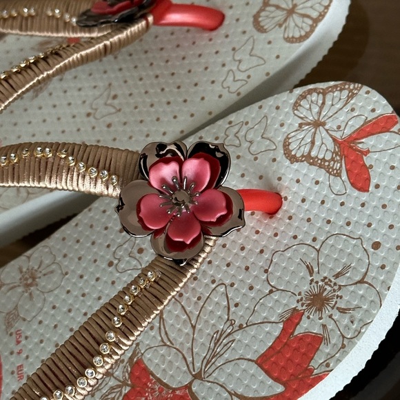 Sandals - Picture 7 of 7